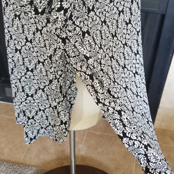 🚫🚫SOLD🚫🚫Old Navy Tee - Picture 3 of 6